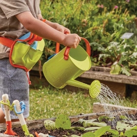 CHILDRENS GARDENING ACCESSORIES AND TOYS
