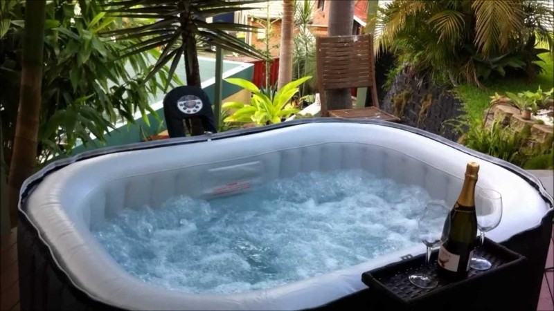 MSPA ALPINE LUXURY INFLATABLE HOT TUB SPA