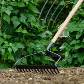 KENT & STOWE CARBON STEEL LONG HANDLED SOIL RAKE